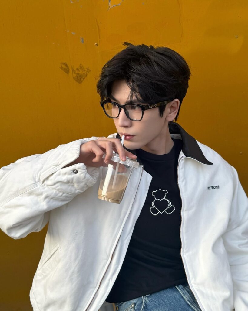 Zhang Linghe reveals his health struggles behind his roles | theHive.Asia Zhang Linghe reveals his health struggles behind his roles, celeb asia, zhang linghe, theHive.Asia
