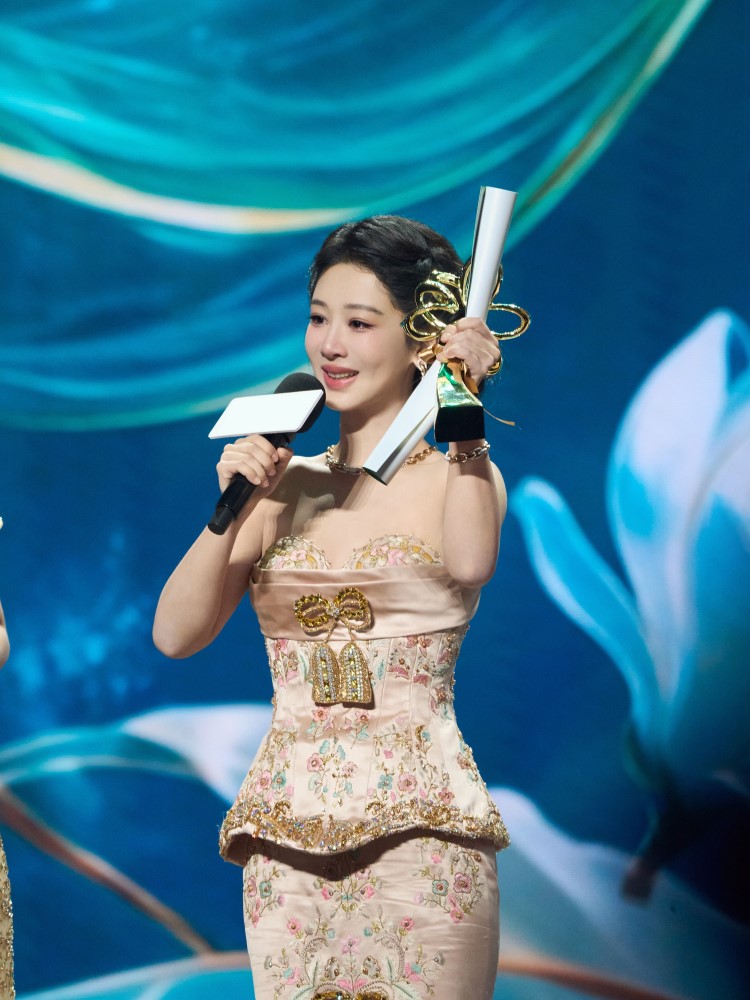 Yang Zi: Serious shows or idol dramas are the same to me, yang zi, celeb asia, theHive.Asia