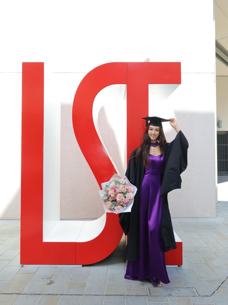 Simon Yam's daughter Ella graduates with first-class honours, celeb asia, ella yam, simon yam, theHive.Asia, SnapInsta.to 752616710 18182458909408067 1777945484213487038 n