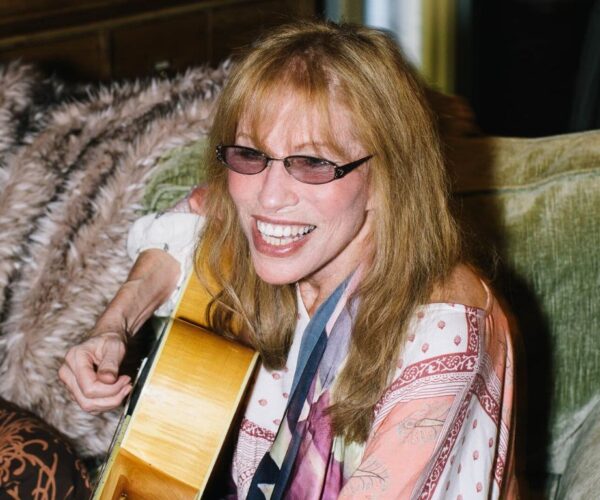 Carly Simon opens up about Parkinson’s disease and skin cancer