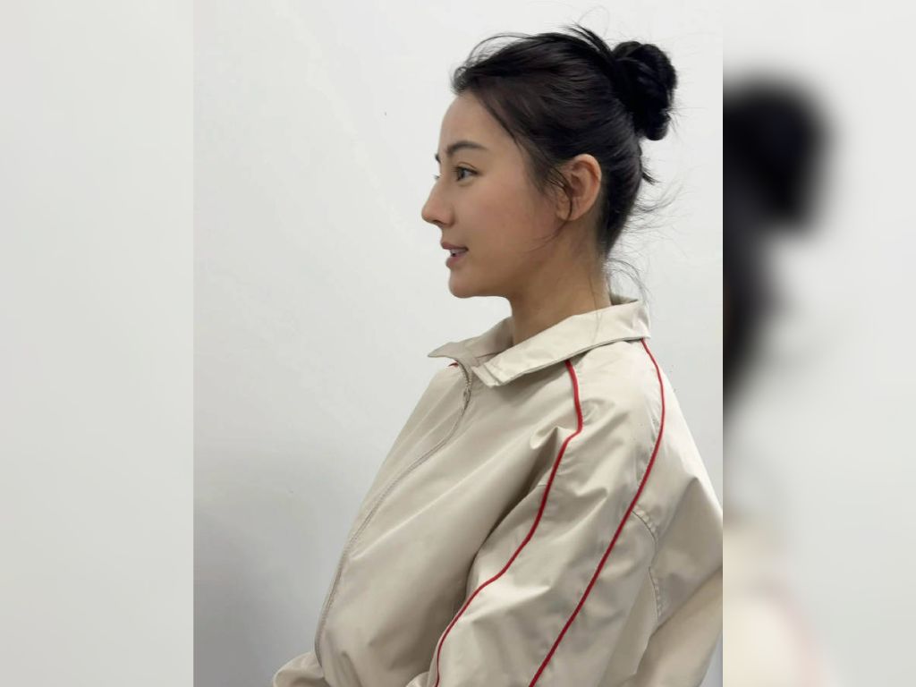 Dilraba Dilmurat turns heads at airport in full “Kung Fu Soccer” gear