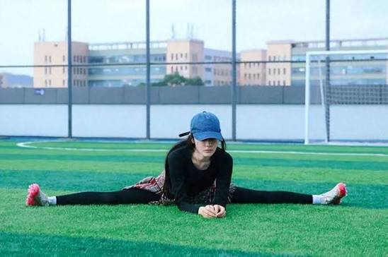 Dilraba Dilmurat denies gaining weight for Stephen Chow’s "Kung Fu Soccer" | theHive.Asia Dilraba Dilmurat denies gaining weight for Stephen Chow’s "Kung Fu Soccer", celeb asia, Dilraba Dilmurat, theHive.Asia