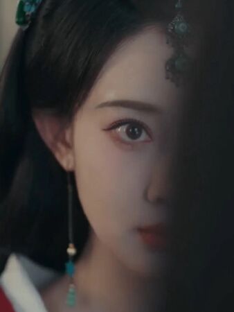 Meng Ziyi explains why she's only shown in profile in "Blossoms of Power" | theHive.Asia Meng Ziyi explains why she's only shown in profile in "Blossoms of Power", celeb asia, meng ziyi, theHive.Asia