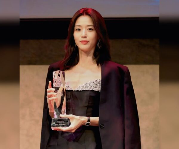 Jun Ji-hyun wins Star Asia Award at New York Asian Film Festival
