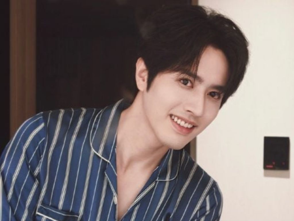 Luo Zheng admits burdened by debt since joining showbiz
