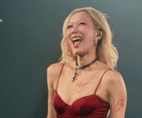 Sammi Cheng holds thank-you show after concert postponement