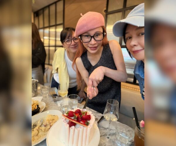 Vivian Hsu shares first photo of Landy Wen after hospitalisation