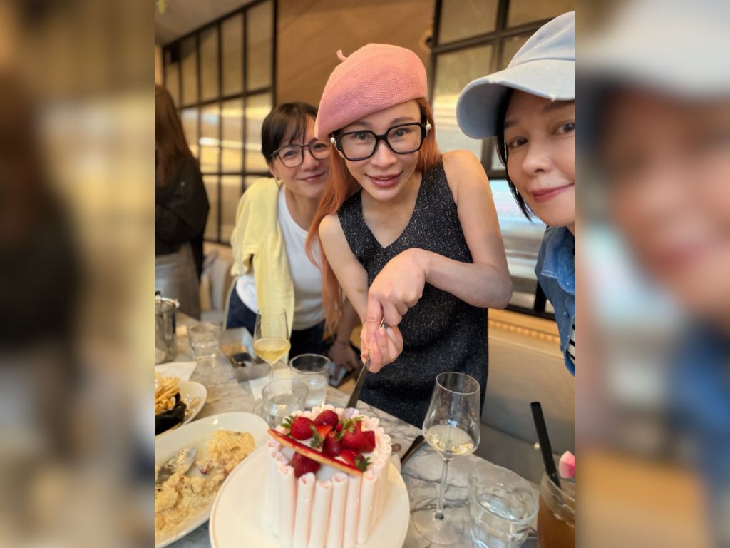 Vivian Hsu shares first photo of Landy Wen after hospitalisation