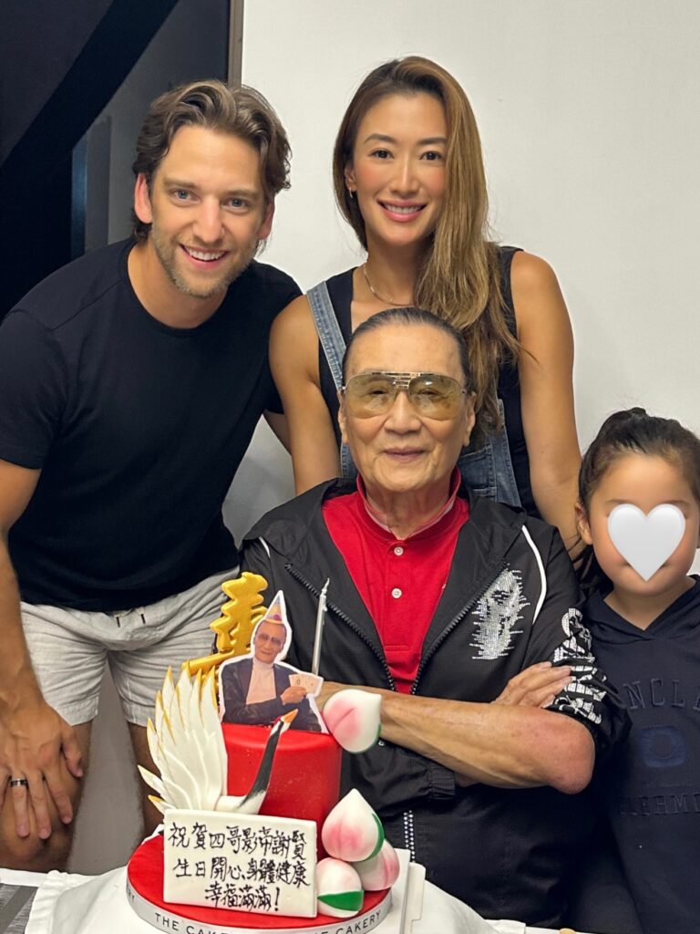 Jennifer Tse mourns father Patrick Tse on his birthday | theHive.Asia Jennifer Tse mourns father Patrick Tse on his birthday, JenniferTse, NicholasTse, theHive.Asia, Jennifer 3