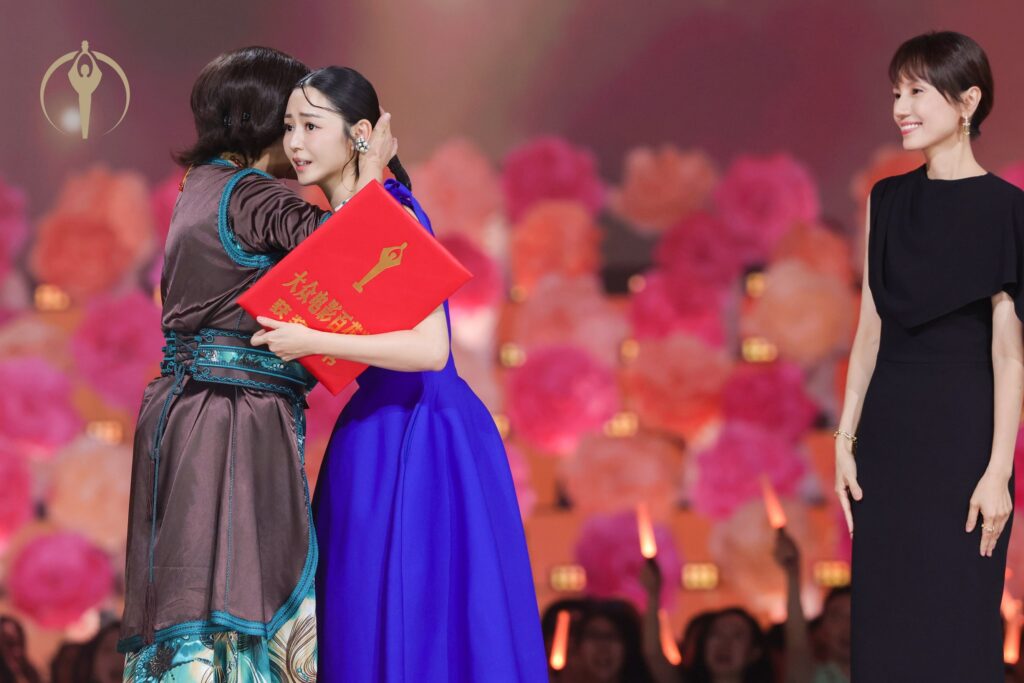 Michelle Wai wins Best Actress at 38th Hundred Flowers Awards | theHive.Asia Michelle Wai wins Best Actress at 38th Hundred Flowers Awards, MichelleWai, TheLastDance, theHive.Asia, Michelle Wai