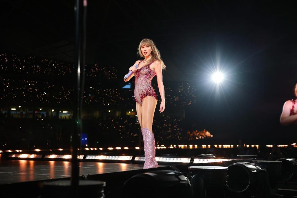GEM bested Taylor Swift as female singer with the most stadium shows | theHive.Asia GEM bested Taylor Swift as female singer with the most stadium shows, gem, TaylorSwift, theHive.Asia, SnapInsta.to 656391461 18110855062698278 2264534386468675393 n