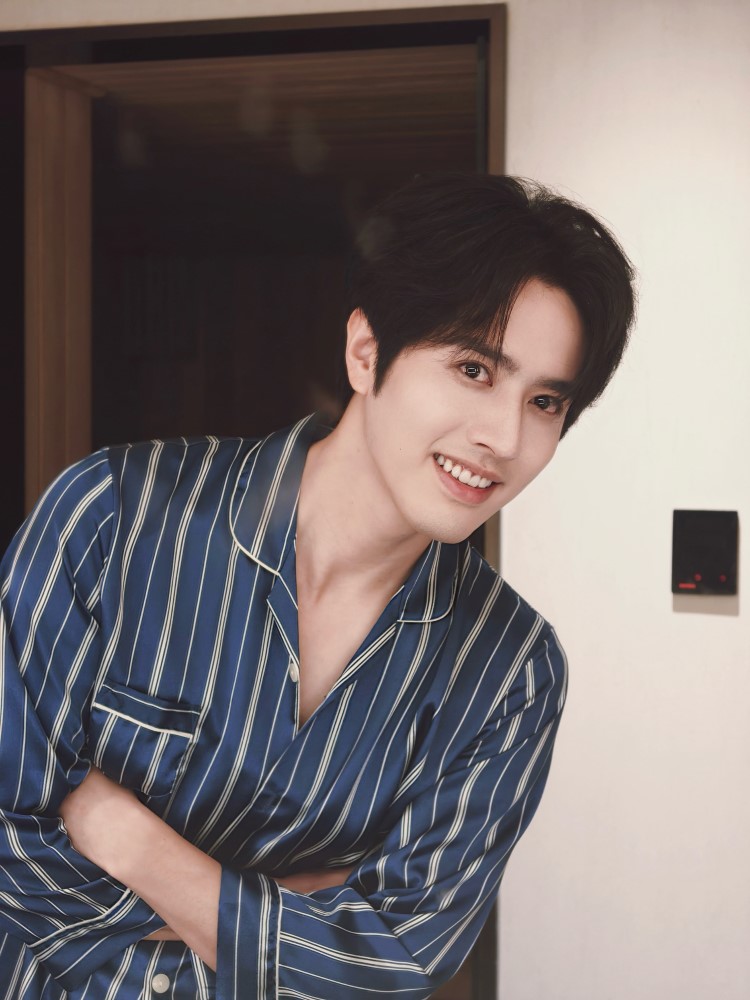 Luo Zheng to use livestream earnings for underprivileged children, celeb asia, luo zheng, theHive.Asia, SnapInsta.to 734664342 18056920949757136 3296460426440431241 n