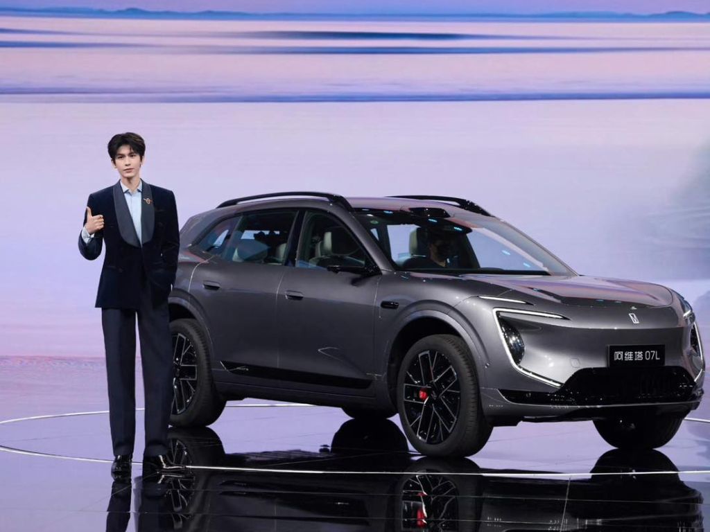 Zhang Linghe is the first owner of the new Avatr 07L, Avatr07L, ZhangLinghe, theHive.Asia, Untitled design 1 6