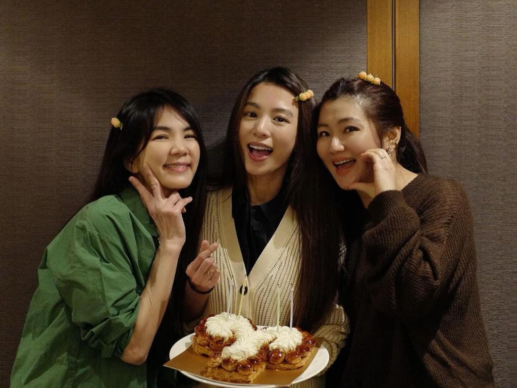 Hebe Tien denies a S.H.E. reunion concert next year