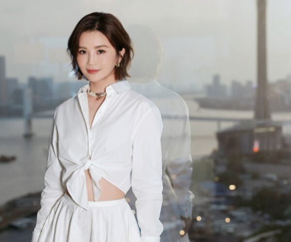 Charlene Choi shows off midriff to dispel pregnancy rumours