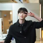 Lee Jong-suk withdraws from “Iseop’s Romance”