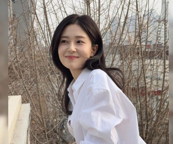 Baek Jin-hee to marry Canada-based boyfriend next January