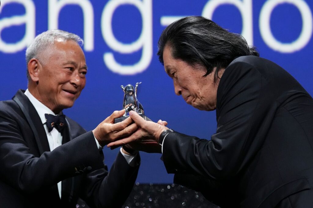 Lee Chang-dong's "Possible Love" wins Silver Lion Grand Jury at Venice, BestDirector, LeeChangdong, SilverLionGrandJury, VeniceInternationalFilmFestival, theHive.Asia, johnnie to