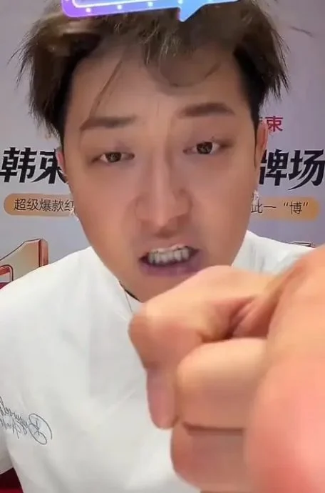 Huang Zitao angered by netizens’ questions about wife’s “stretch marks” | theHive.Asia Huang Zitao angered by netizens’ questions about wife’s “stretch marks”, HuangZitao, tao, XuYiyang, theHive.Asia, Tao