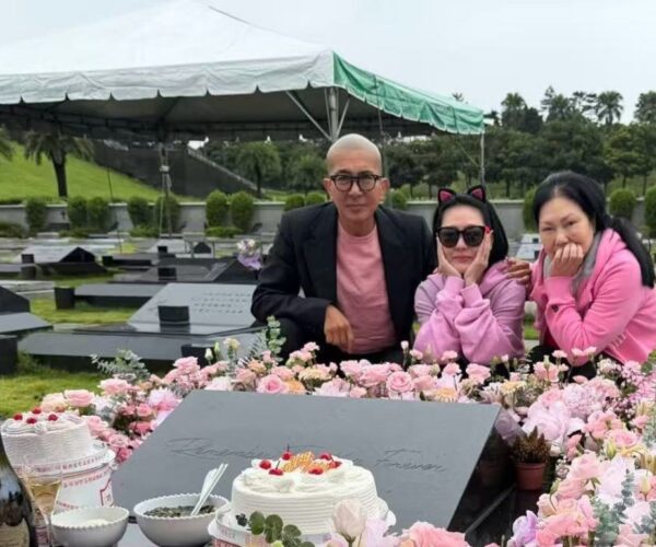 Dee Hsu and family visit Barbie Hsu’s resting place on her birthday