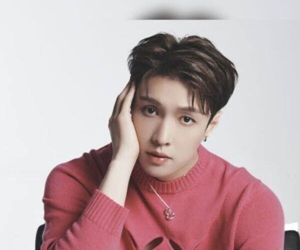 Lay Zhang to finally pursue the college life