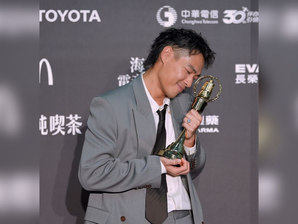 Tony Yang continues speech on social media after first Golden Bell win